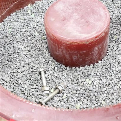 Erkundung von Vibrationspoliertechniken in der Präzisions-CNC-Bearbeitung